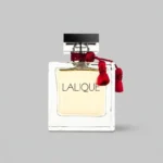 ادو پرفیوم زنانه لالیک Le Parfum حجم 100 میلی‌لیتر با رایحه شرقی، گرم و شیرین، ماندگاری زیاد، نت‌های فلفل صورتی، یاسمین و چوب صندل، طراحی شیک و پخش بوی قوی
